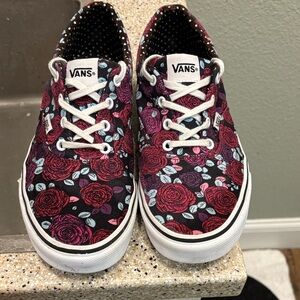 VANS Doheny Romantic Floral Skate Sneakers. Women’s size 11.
